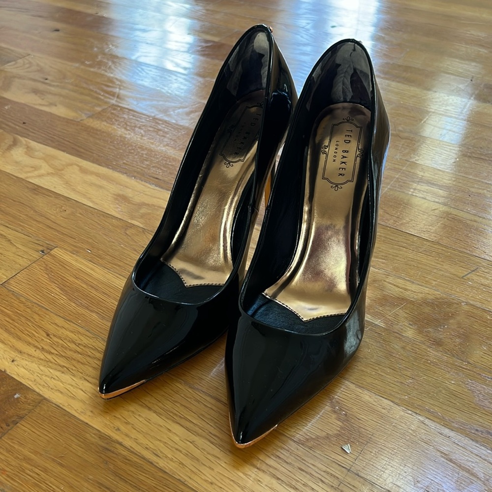 Ted Baker London EUC size 9.5 (EU 40)
